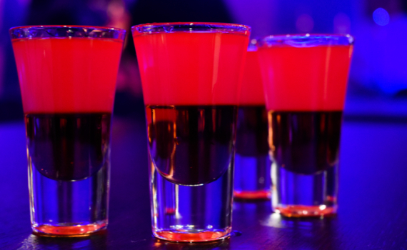 Эксперт: Ночная торговля алкоголем в Петербурге может уцелеть, несмотря на новые ограничения Эксперт: Ночная торговля алкоголем в Петербурге может уцелеть, несмотря на новые ограничения