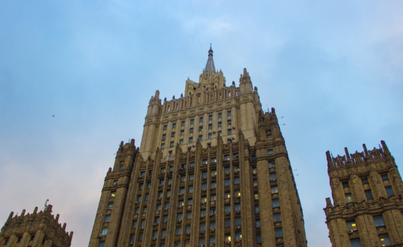 Украина не должна участвовать в военных блоках после заключения мира Украина не должна участвовать в военных блоках после заключения мира